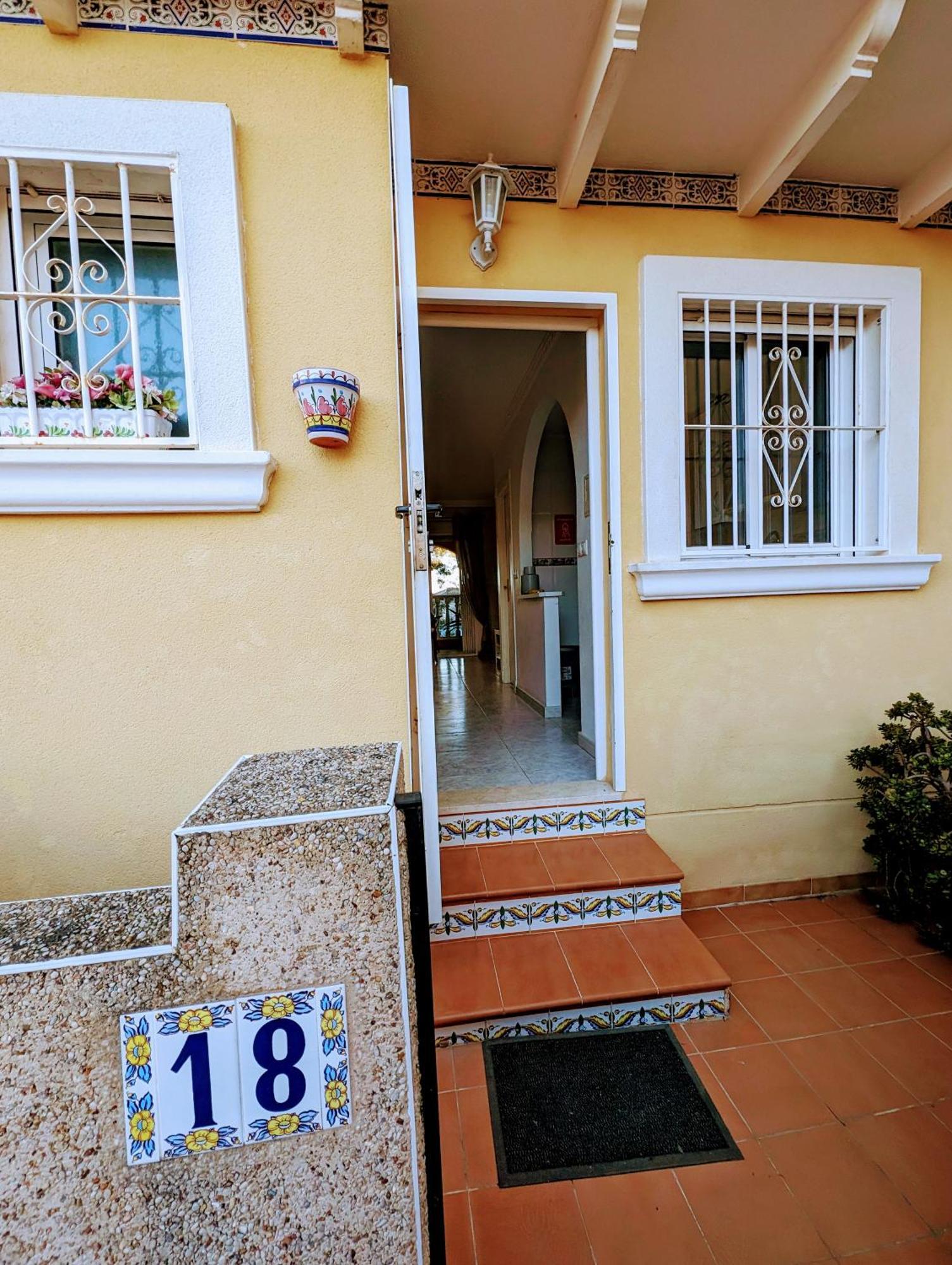 2 Bedroom Algorfa Townhouse With Pool Castillo de Montemar Zewnętrze zdjęcie